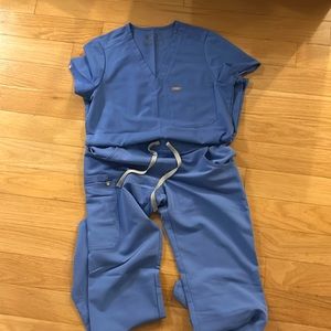 Figs Scrub Set Light Blue Short Sleeved Top Size XS Cargo Pants Size XS/T